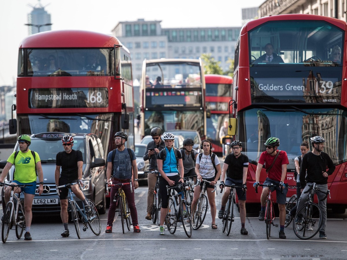 Switching to cycling and public transport “essential” to hit sustainability targets, says EEA