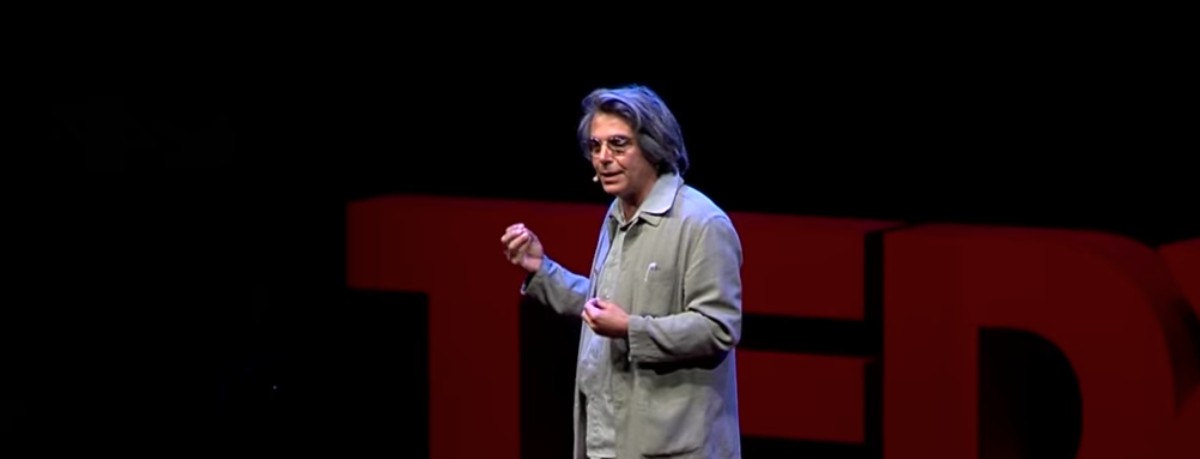 Walking to planetary citizenship | Lorenzo Romito | TEDxRoma