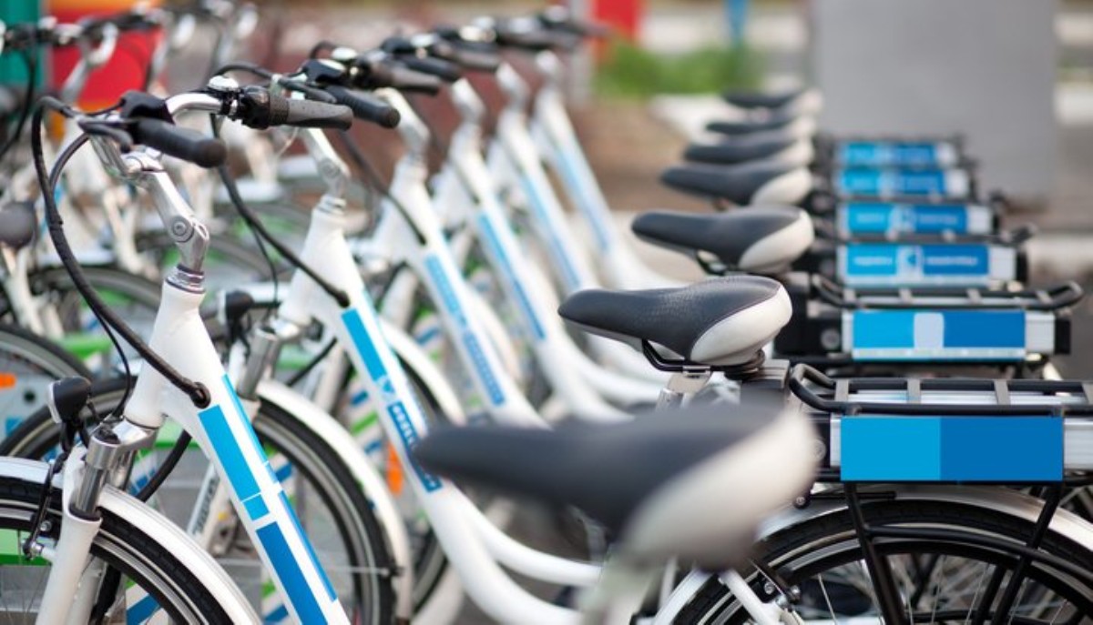 Leeds rolls out free electric bike scheme for commuters